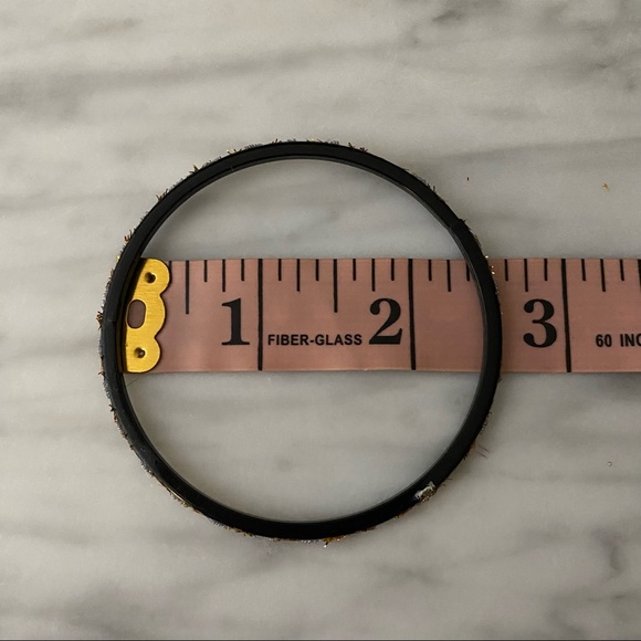 Bundle of 19 black, gold and silver bangles - Picture 4 of 6